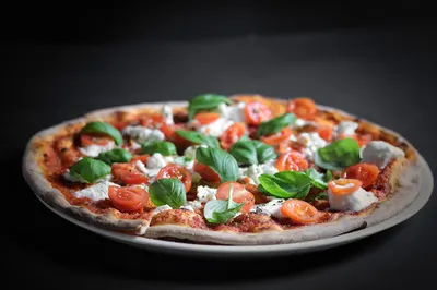 La Dolce Vita Restaurant Gniezno. - PIZZA, PASTA, GRILL STEAK, DANIA MIĘSNE, OWOCE MORZA, IMPREZY OKOLICZNOŚCIOWE, KOMUNIE.